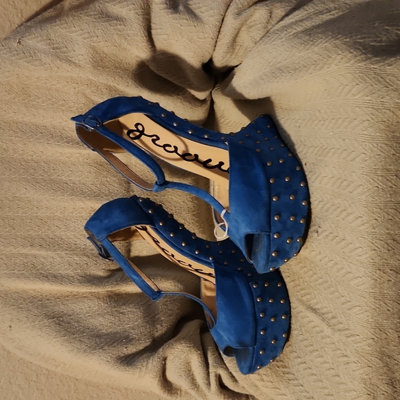 Sexy and Exotic Studded T-strap Open Toe Wedges - Picture 3 of 4